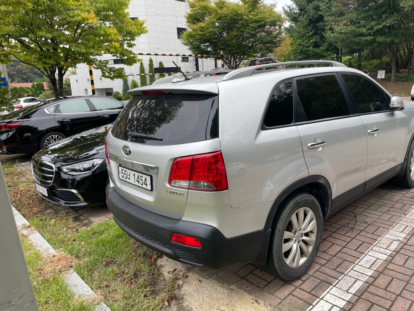 실내외 청소해놔서 깨끗하구요.

키로 중고차 직거래 (4)