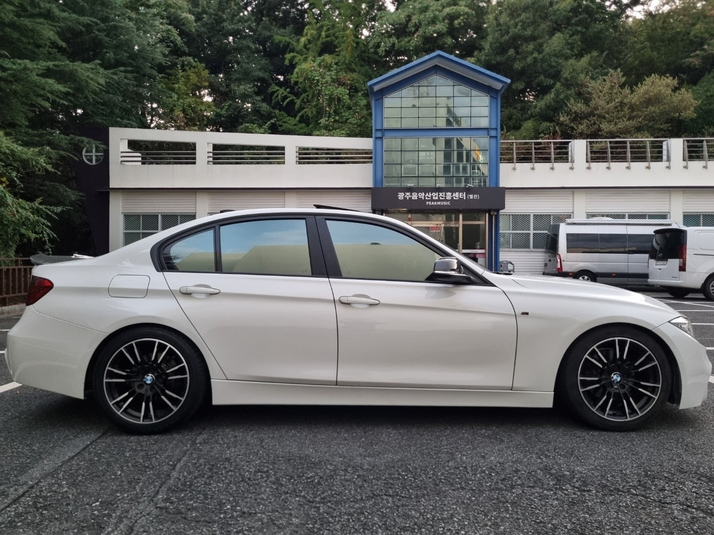 12년식 192,000km
F30 3 중고차 직거래 (5)