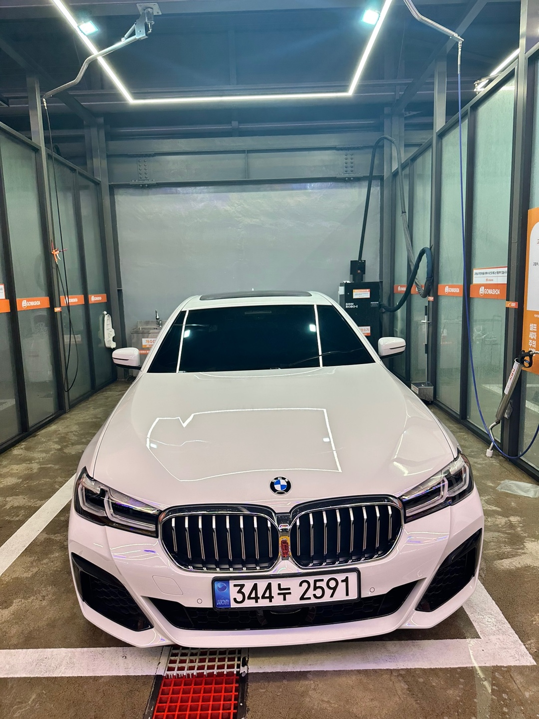 520i msp
알파인화이트 꼬냑시트