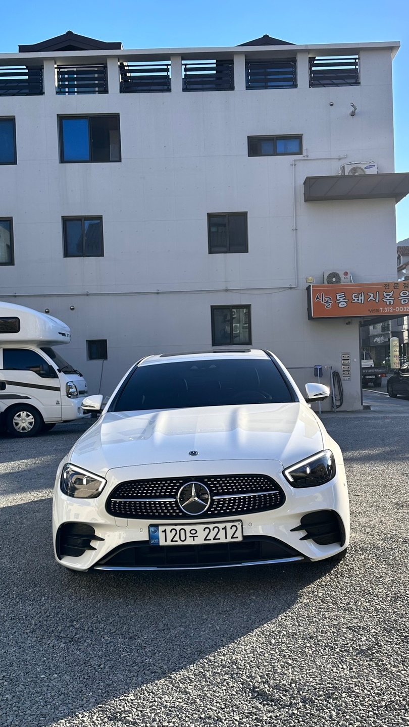 E 클래스 W213 E220 d 4Matic 후기형 (194마력) 매물 썸네일