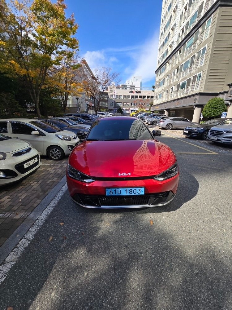 EV6 CV BEV(롱레인지/77.4kWh) RWD 어스(470km) 매물 썸네일