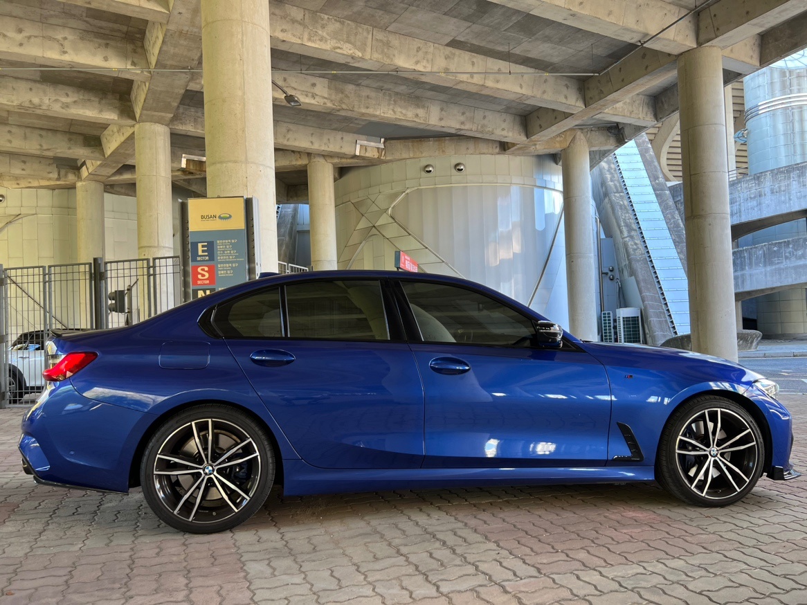 bmw 330i 포르티망 블루
1인소 중고차 직거래 (2)