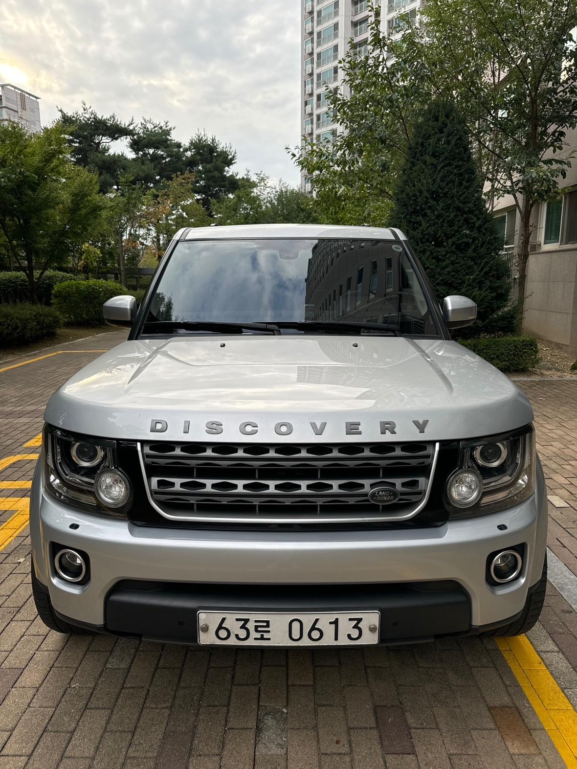 디스커버리 4 L319 3.0 TD V6 SE 매물 썸네일