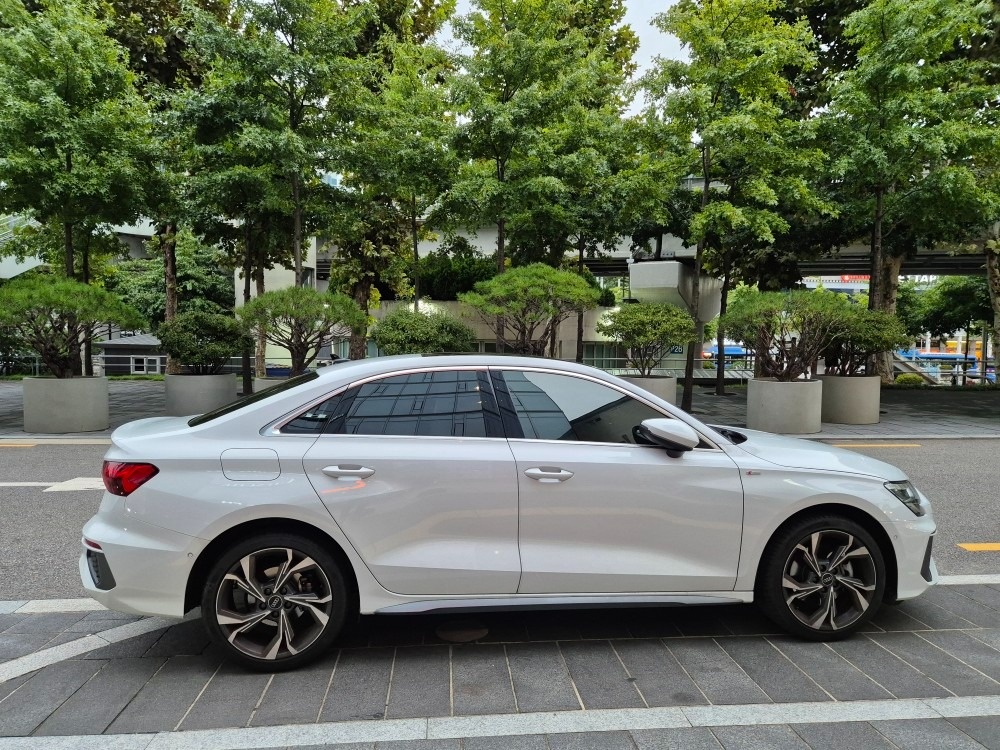 A3 8Y 40 TFSI (204마력)프리미엄 매물 썸네일