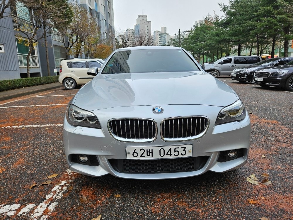 5시리즈 F10 528 i xDrive (245마력) 매물 썸네일