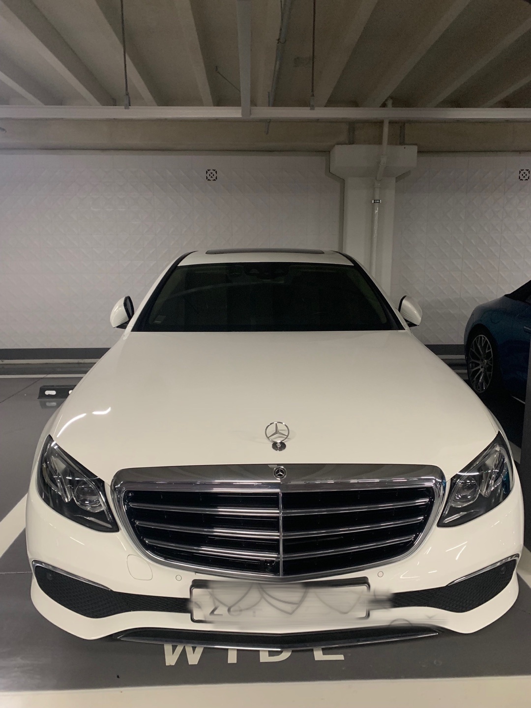 E 클래스 W213 E300 4Matic 전기형 (211마력)익스클루시브 매물 썸네일