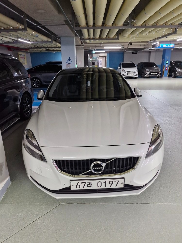 V40 Ⅱ D3 매물 썸네일