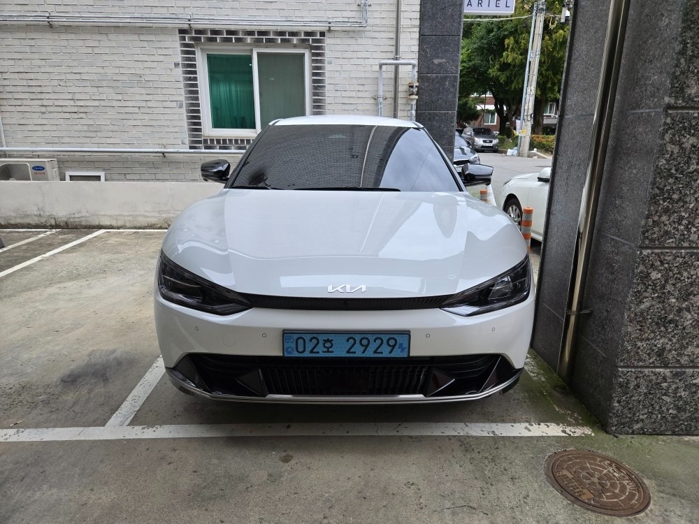 EV6 CV BEV(롱레인지/77.4kWh) RWD 어스(470km) 매물 썸네일