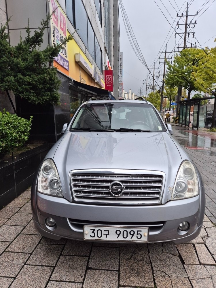 슈퍼 렉스턴 Y200 7인승(디젤 RX6) 4WD 최고급 매물 썸네일