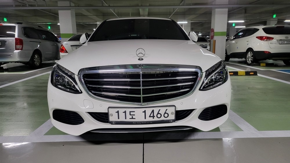 C 클래스 W205 C220 블루텍 (204마력)아방가르드 매물 썸네일