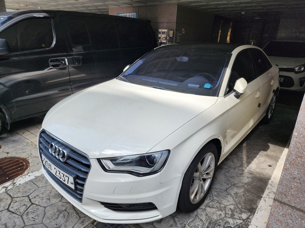 A3 8V 35 TDI (110마력)세단 매물 썸네일