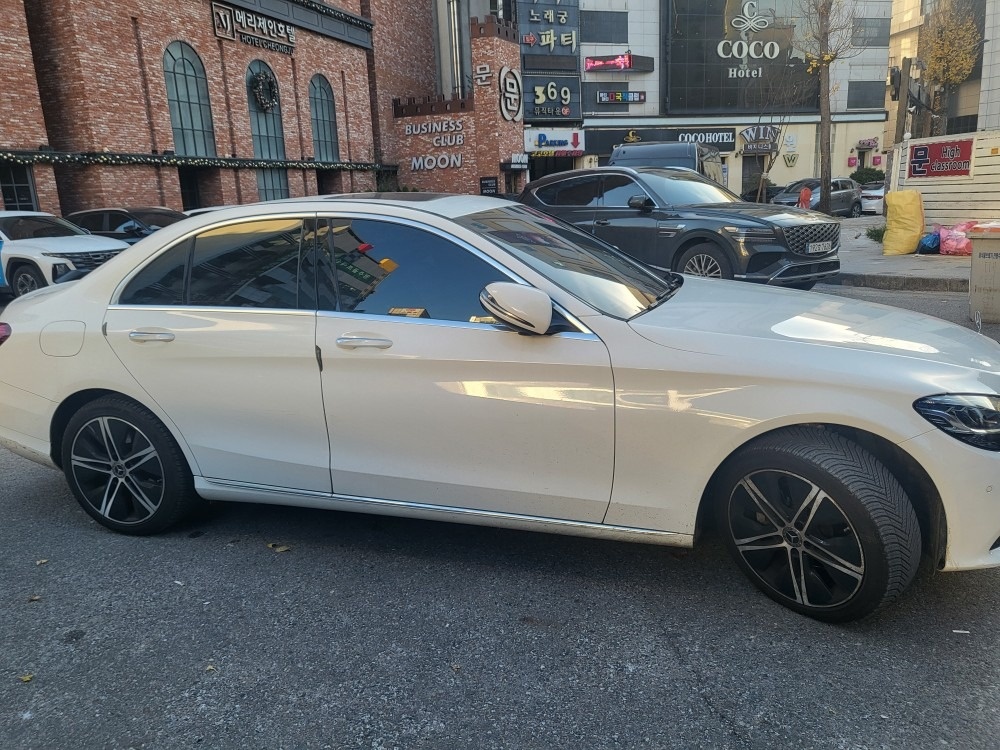 C 클래스 W205 C220 d 4Matic (194마력)익스클루시브 매물 썸네일