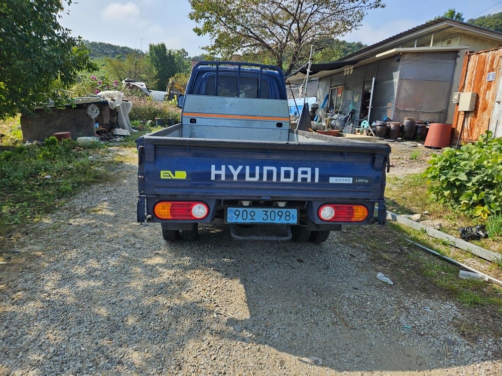 전기차 입니다 
차가두대라서 처분함니 중고차 직거래 (8)