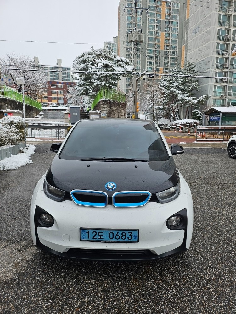 i3 IO1 BEV(22.6kWh) FWD (170마력)룩스 매물 썸네일