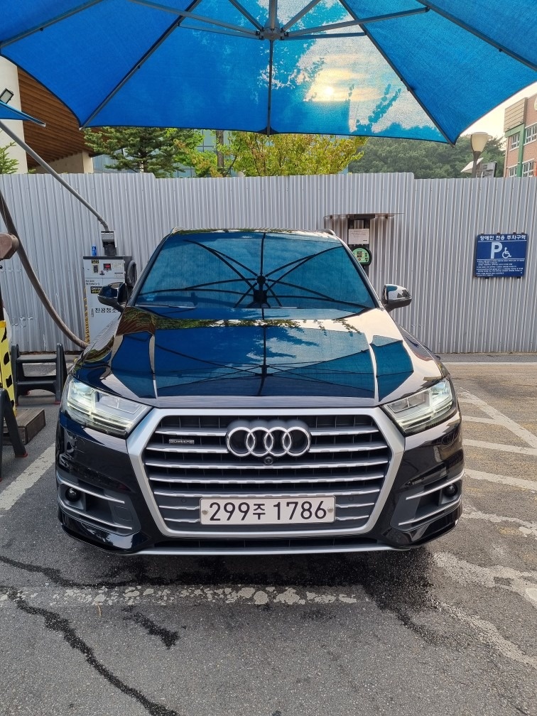 Q7 4M 45 TFSI 콰트로 (252마력) 매물 썸네일