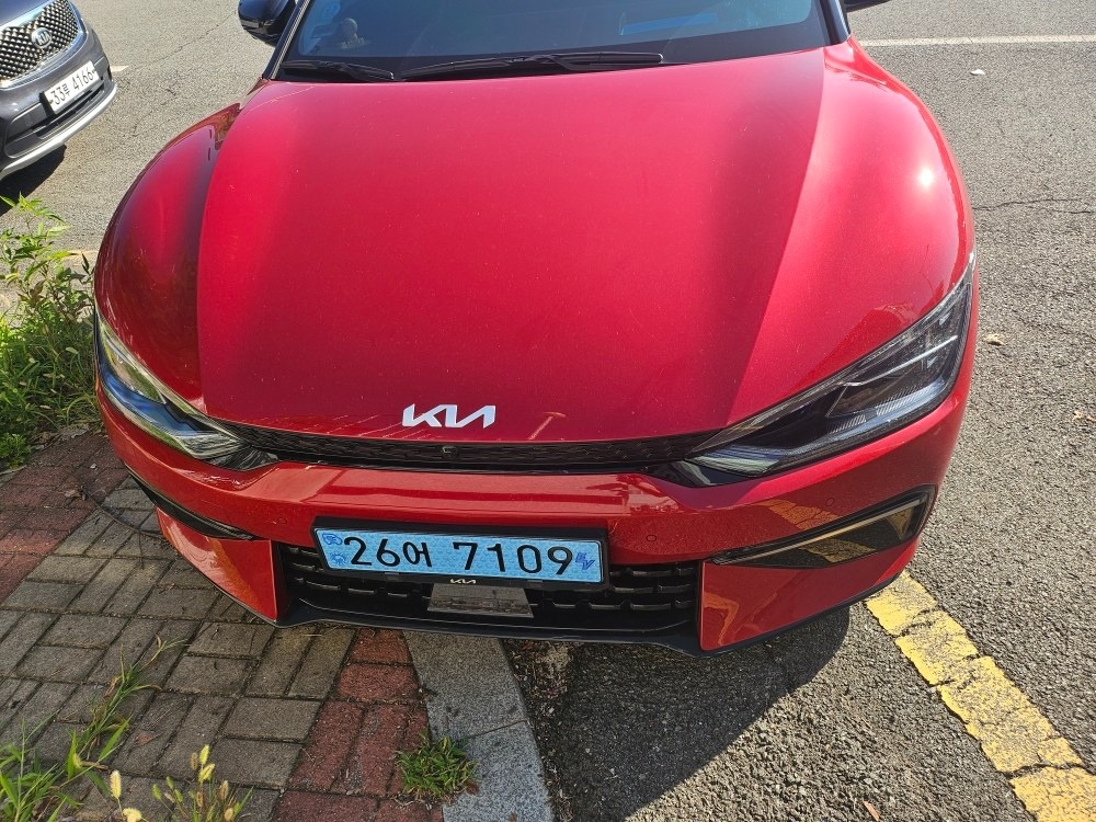 EV6 CV BEV(롱레인지/77.4kWh) RWD GT-Line(434km) 매물 썸네일