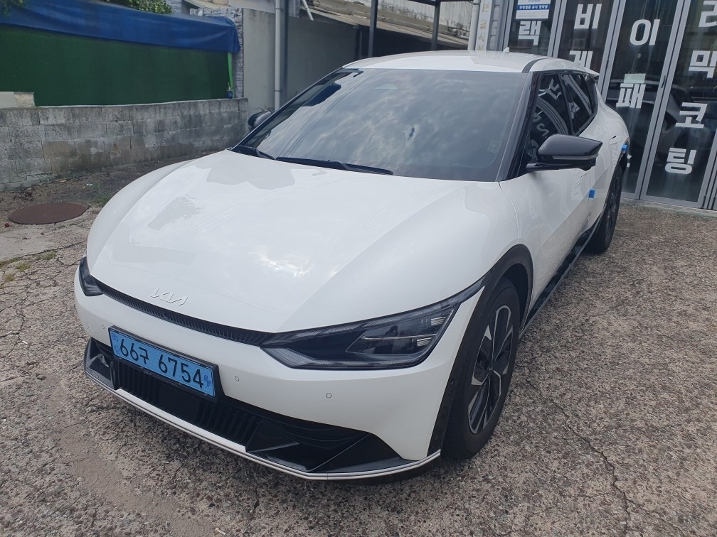 EV6 CV BEV(롱레인지/77.4kWh) RWD 어스(470km) 매물 썸네일