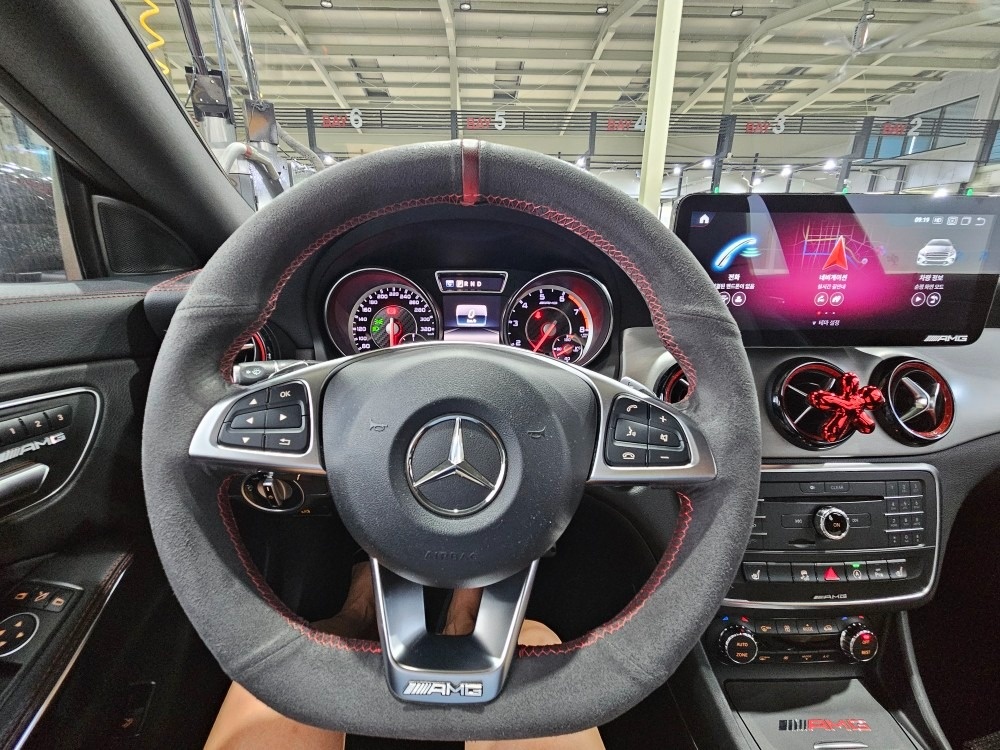 벤츠 CLA 45 AMG 4MATIC 중고차 직거래 (8)