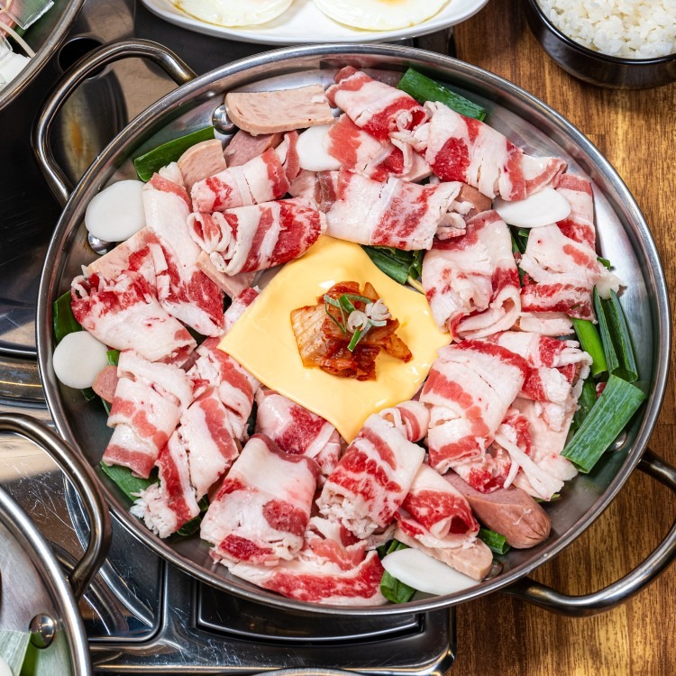 골목식당 우삼겹부대찌개 2인분 상품 썸네일