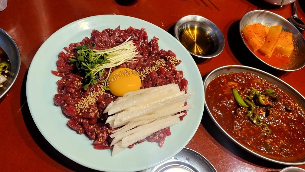 처음 뵙겠습니다~ 동래 토박이입니다만...

전국구로 다니는거 좋아해요 ^^

기회가 된다면 친해져서 전국팔도 식도락여행도

떠나보아요~ 우리