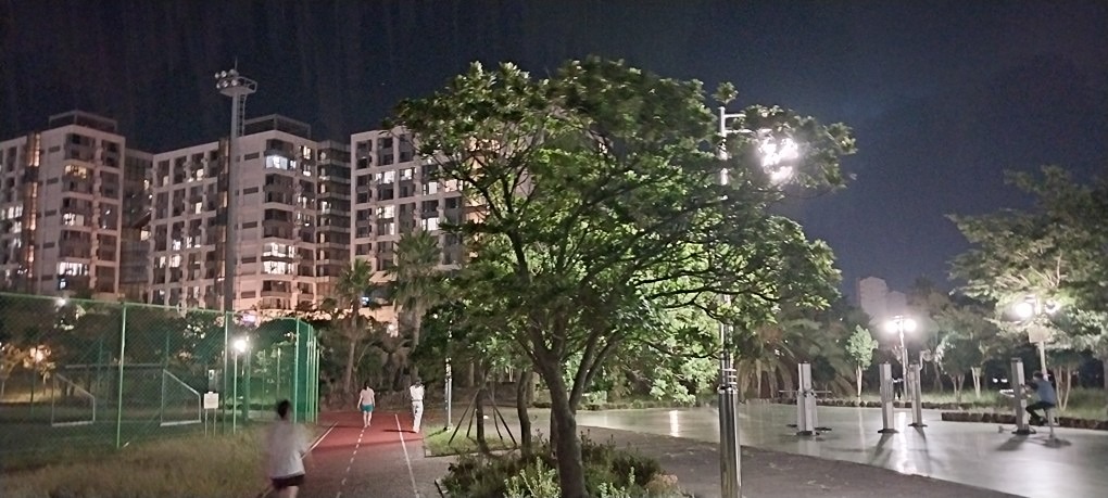 동네걷기 모임을 따로 만들었습니다.

강정동, 대륜동, 법환동, 호근동, 동홍동, 서홍동 등등 
가까운 이웃들과 걷기로 
건강의 생활화와 친목 도모입니다.

주기적으로 걷는 일정은 
하샘과 관심을 표하는 다른 횐님이 진행할 예정이고

무디가 진행하는 주 1회 걷기는 
저 휴일 전날에 벙개로 공지하려고 합니다.
(요일은 불규칙적이고
시간은 탄력적으로
장소는 그때 그때 다릅니다.
예: 고근산, 숨골공원, 삼다체육공원, 월드컵경기장...)

관심 있으신 동네분들 참여 부탁해요!^.
.
.
#동네걷기  #고근산 #숨골공원 #삼다체육공원 #서귀포월드컵경기장