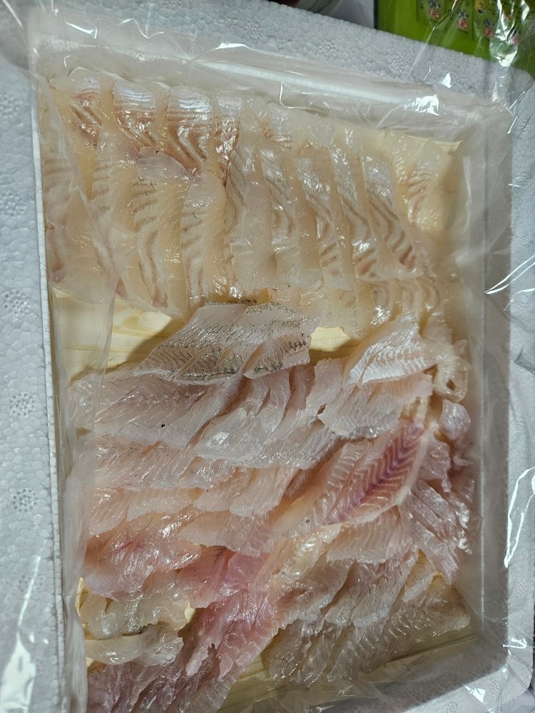 여수에서 잡아서 횟갑