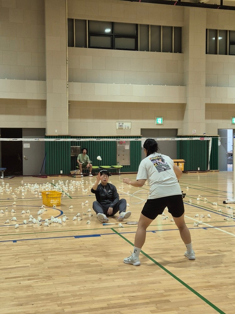 신가 새턴에서 마지막까지 열.정

흡사 신선한 대나무 기다리는 푸바오같은  모습의 새턴장님

새로운 장소에서의 새턴 기다리고 있을게요!

감사합니다~🙏