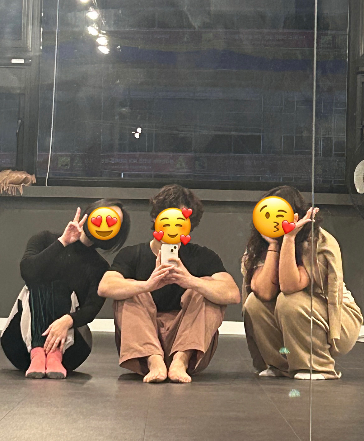 금요일의 강북반 즐거운 현대무용 취미 모임 완료❗️
모두 너무 고생 많으셨고 즐거운 주말 보내셔요😊

홍대반도 모집중이니 관심 있으신 분들은 언제든지 편하게 문의주세용💌