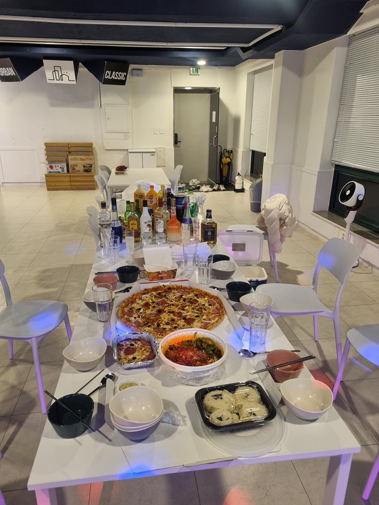 파티룸에서 연말 크리스마스파티 할사람🎅☃️🍺🎁🎂🥳🎉