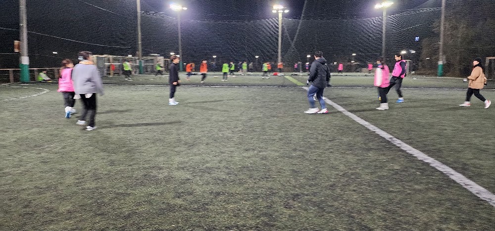 1월 1일 수요일 번개 

저녁 7시-9시 풋살로 시작 

다들 고생 많으셨습니다.
