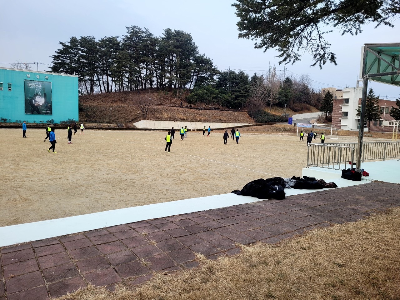 폴리텍 운동장 7시30분 운동 있습니다.