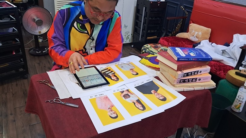 악기를 배우거나 함께 연주하는거나
언제나 환영.

얼마전에 한분은 초보였고
또한분은 연주가능 하신분이 놀러와서 함께 배우고 연주하고 가셨어요

모�두 모두 오셔서 놀아요