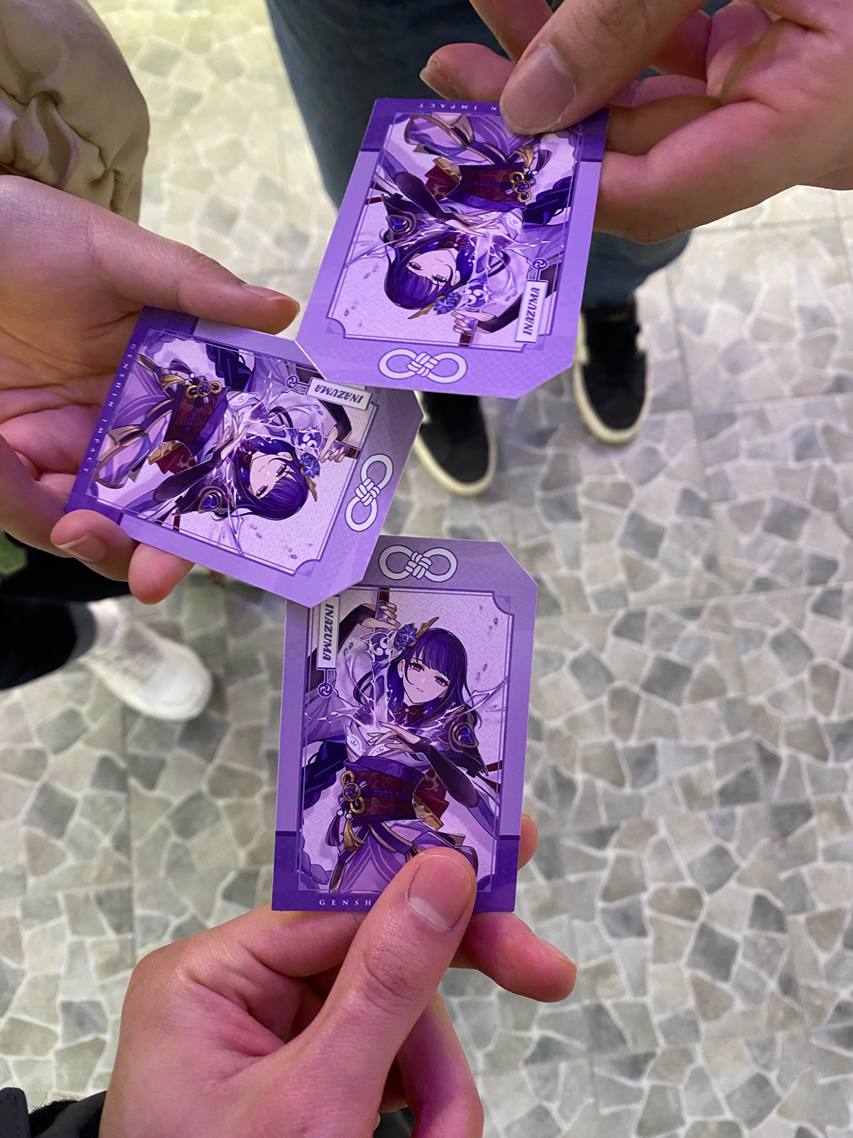 처음 만났지만 재밌는 이야기와 재밌는 게임을
다같이해서 더욱 더 즐거운거 같아요
다음모임에도 만날 수 있으면 또 가겠습니다!