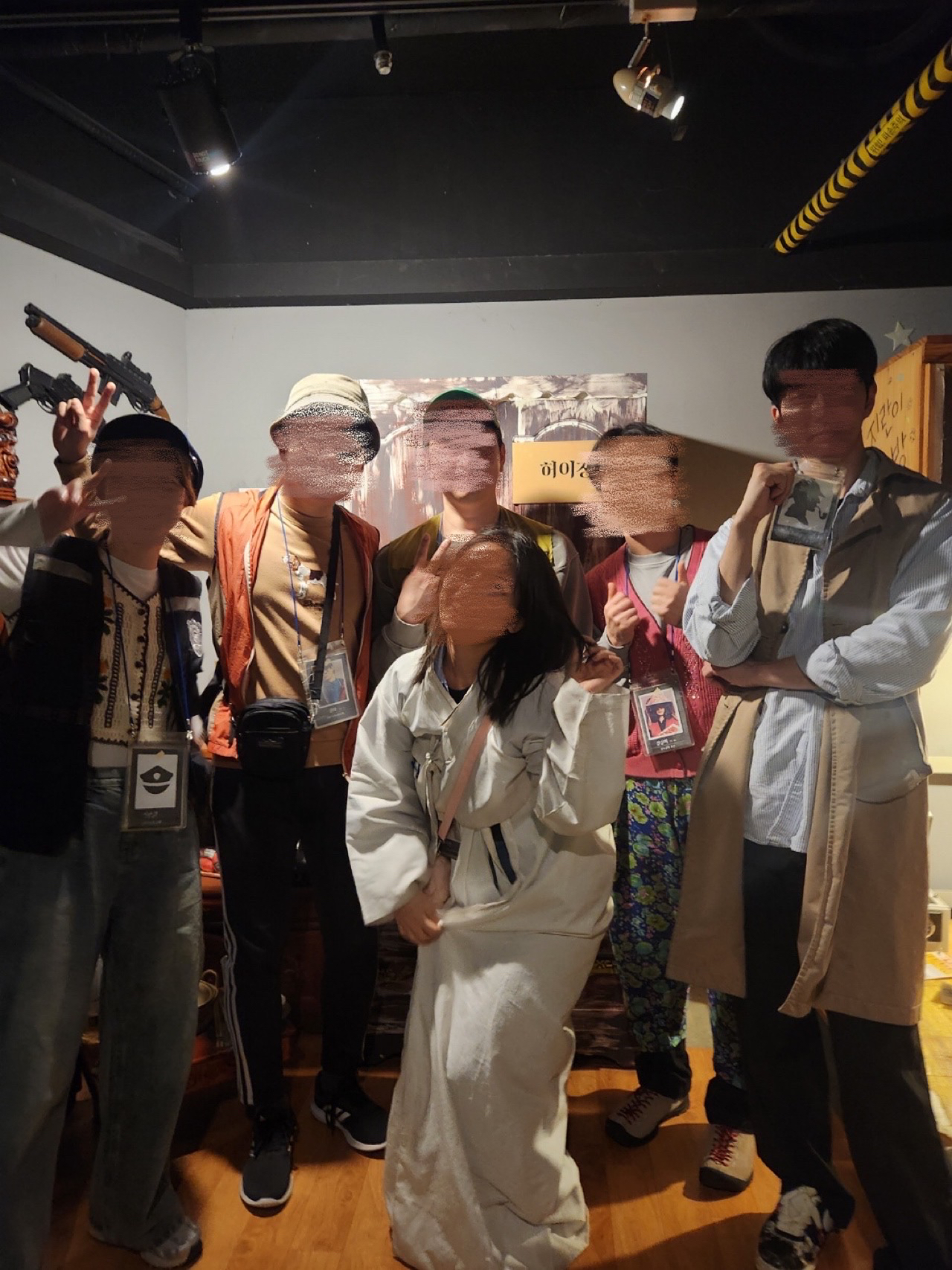 지난주엔 건대에서 크라임씬하고 
중국집에서 저녁겸 술을 먹었습니다😝
그이후엔 파티룸에서 2차하며 보드게임으로 마무리!
이번주 일요일에 또 같이 노실분~?