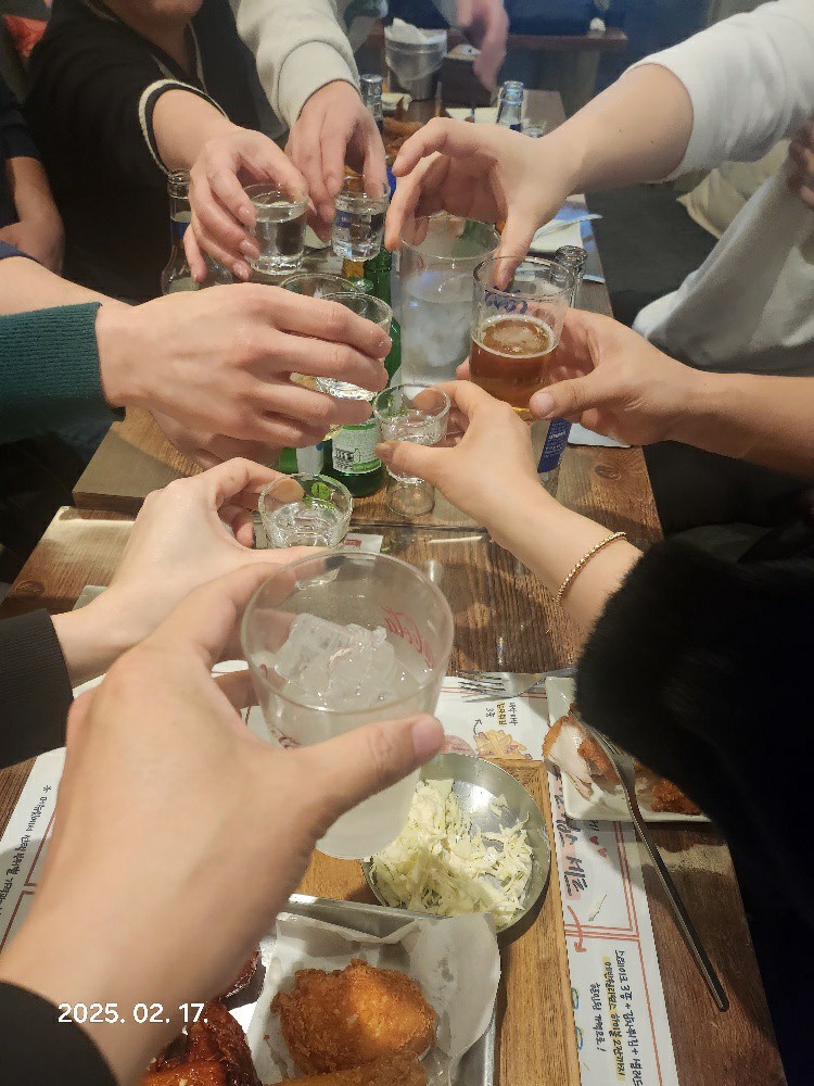 오늘 함께해주신 별님누나,사이다형님,라미누나,친구형님,빠갈형님,도라누나,마리동생,또로롱동생,브로친구 맛있게 잘 먹었습니다!^^