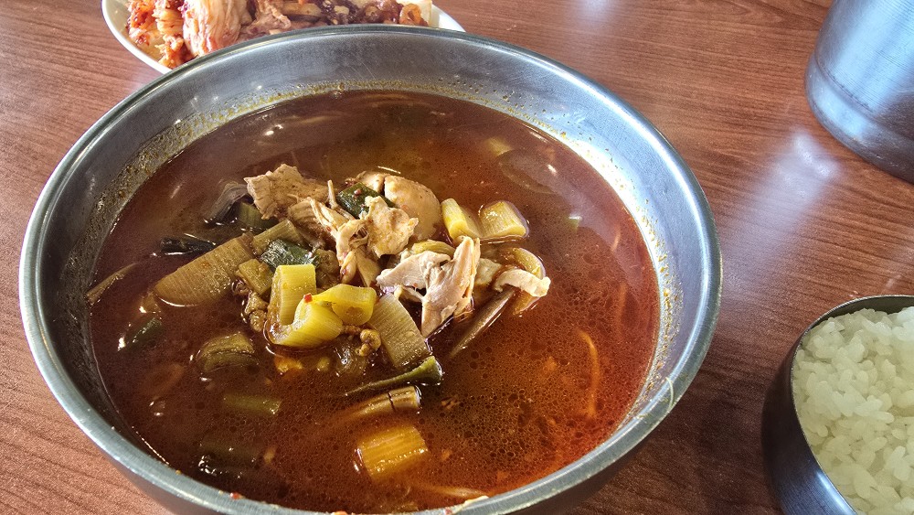 맛있었다 닭계장 육전 막국수는 지렸다