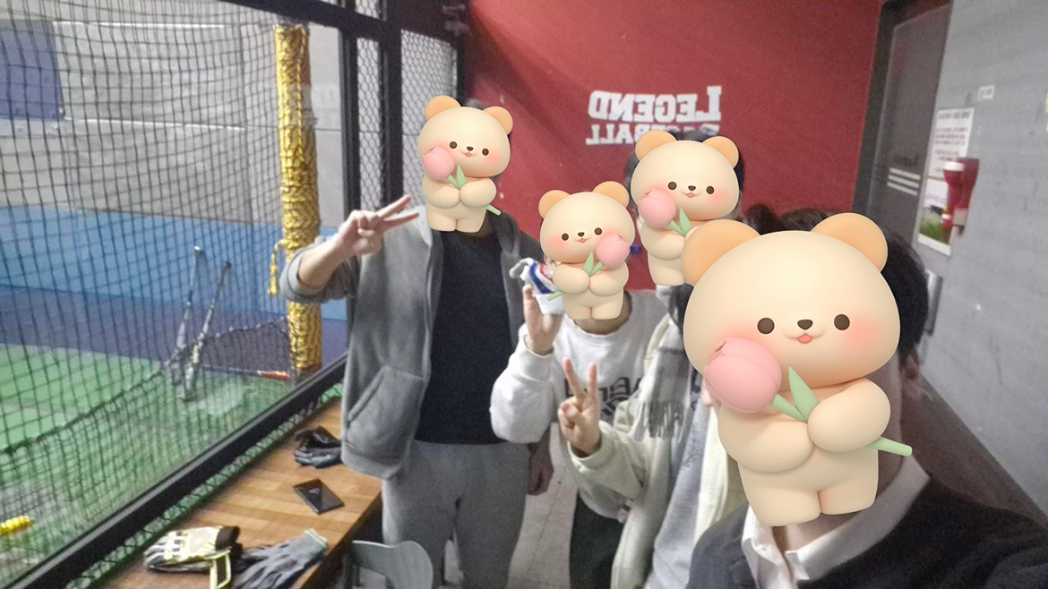 ⚾️ 야구 시즌 ⚾️

다들 야구에 진심이야~.~
어제 한화가 이겼었는데 🧡
야구 좋아하시면 같이 가요🕺🏻