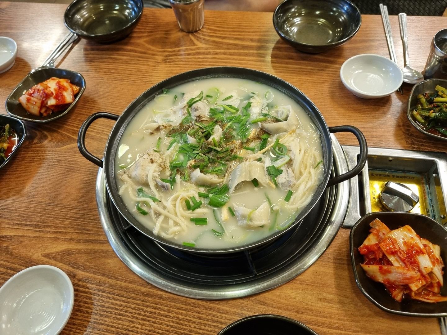 8짜들의 모임