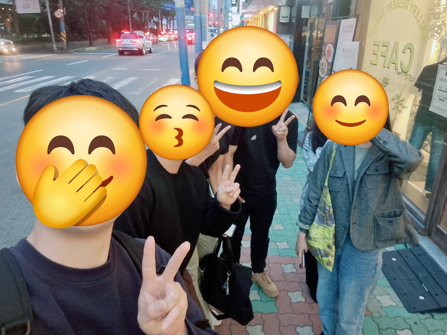 목요일 저녁 카페 모임 완료입니다~ 🎉
