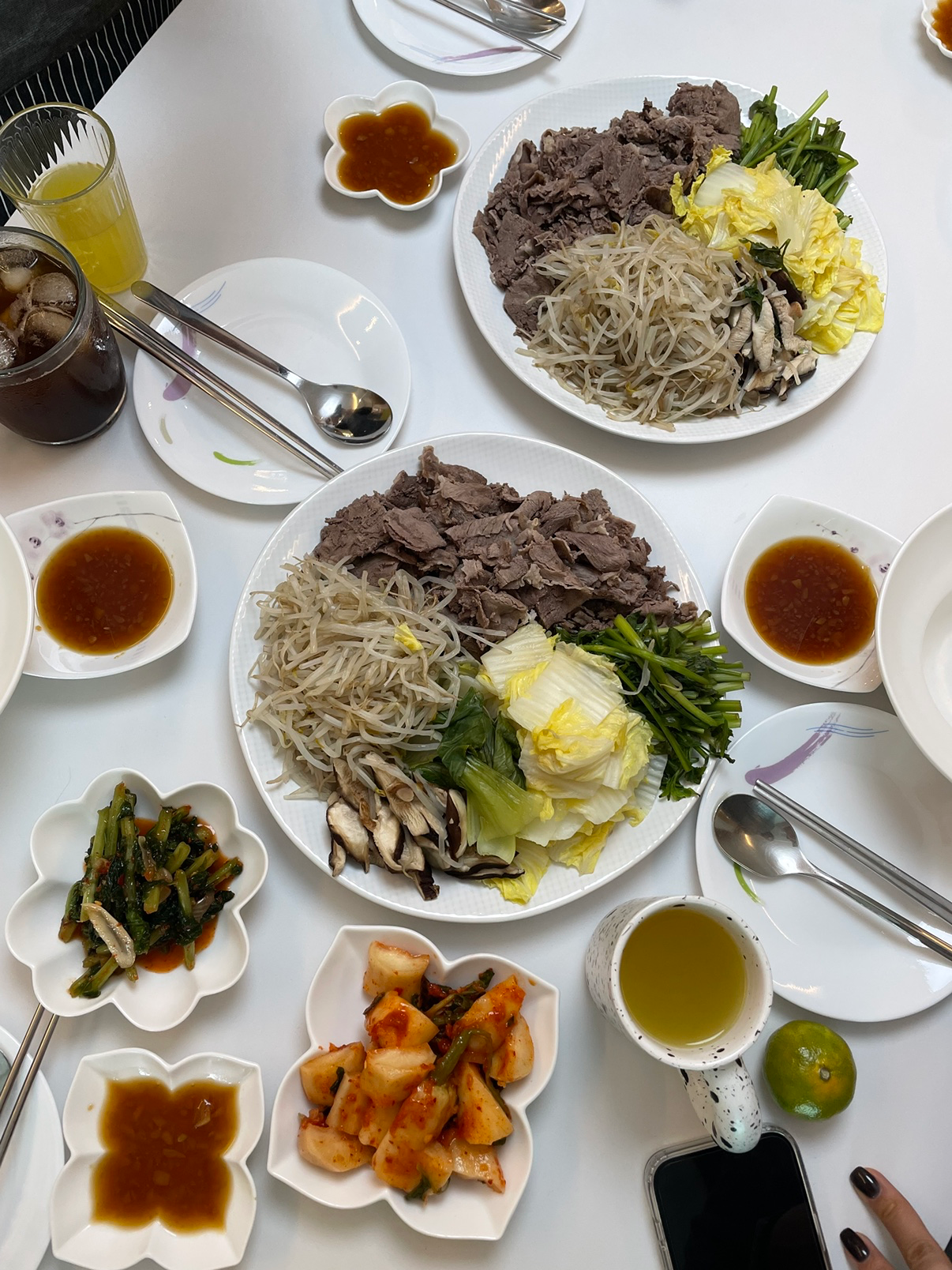 오늘클래스에서 진행한소고기샤브찜입니다~~~
진하게내려진 육수에 칼국수끓여먹으면 너무맛있어요~~~^^