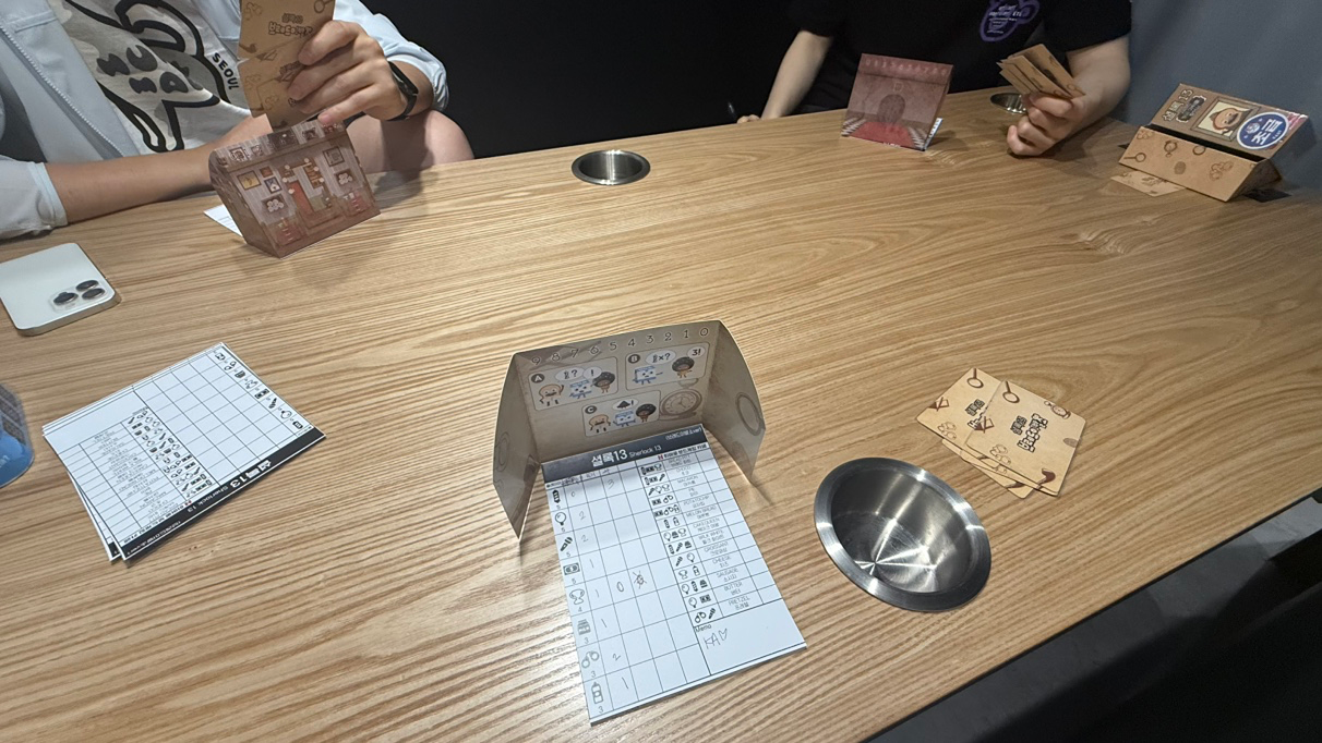 오늘은 갑자기 다섯명이서 게임 했어요

- 셜록13
- 덤불 속
- 스컬
- 하이 소사이어티

오랜만에 재밌었습니당