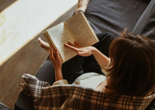 💥 Teenature 독서모임 모집

“책을 좋아하는 십대들, 여기 모이세요.”

📚 “책 읽는 건 좋은데, 혼자 읽으려니 자꾸 미루게 돼요.”
📖 “아직 책을 많이 읽진 않았지만… 도전해보고 싶어요.”
🧠 “마음속 생각을 꺼낼 수 있는 친구들이 있었으면 좋겠어요.”
→ 그 마음, 저희도 너무 잘 압니다. 그래서 이 모임을 만들었어요.

⸻

🌱 Teenature란?

Teen + Literature의 합성어로,
십대(Teen)들이 문학(Literature)을 통해
자연스럽게 생각을 나누고, 서로에게서 배우는 독서모임입니다.

책을 좋아하든, 이제 막 읽어보려는 분이든
“읽고 싶다”는 마음 하나면 충분해요.

✅ Teenature 운영 방식
	•	📅 평일 저녁 or 주말 점심, 참여자 일정에 
따라 유동적으로 조율
	•	📍 서울 2호선 카페, 주로 서울대입구역 근처
	•	🗳️ 읽을 책은 투표로 선정,
📚 장르 제한 없음! (소설, 에세이, 시, 만화 등 모두 환영)

⸻

🎂 참여 대상
	•	2006년생 이하
⸻

📏 모임 규칙
	•	1�개월 이상 미참여 시 비활동 멤버 전환
	•	노쇼 또는 지각 누적 시 강퇴될 수 있습니다
	•	이성교제를 목적으로 한 참여는 금지
	•	서로간의 존중과 배려는 필수