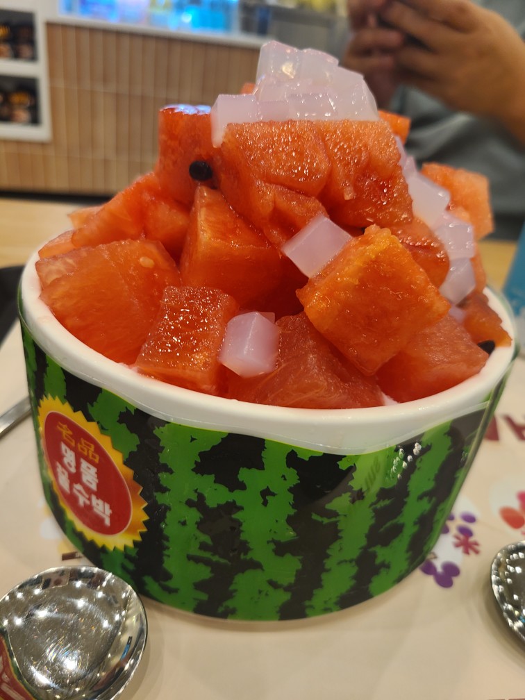 빙수와 수다 잼나네요 ㅋ 카메라 사용법도 새롭게 알게 됩니다.