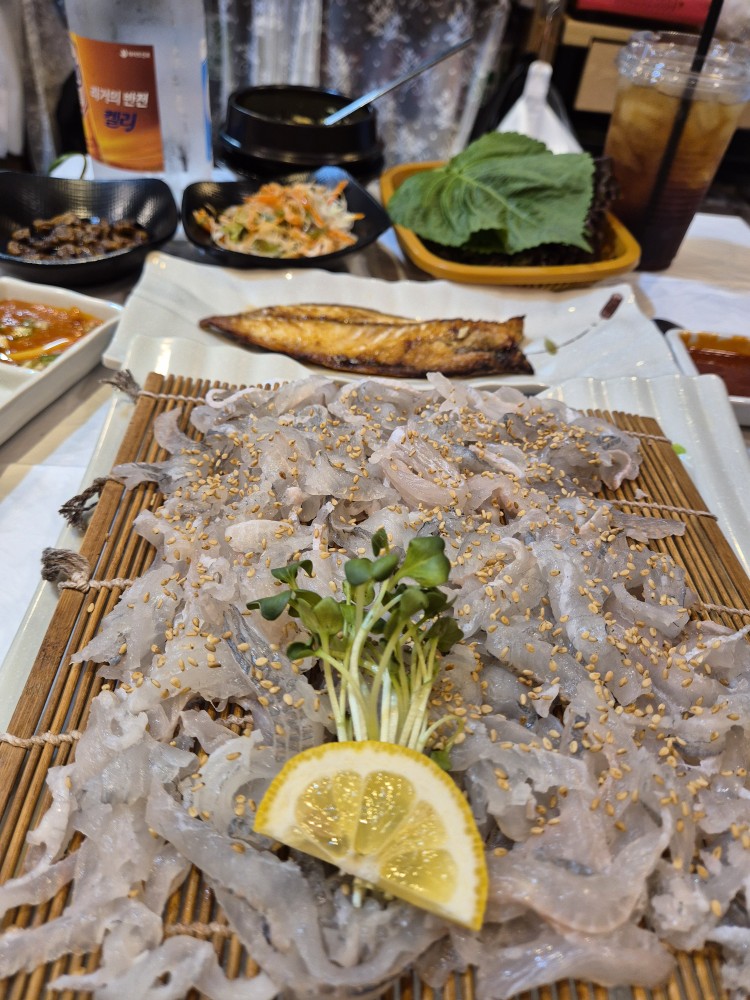 스탈님 덕분에 어제 저녁 맛있게 먹고 추억소환하며 너무 즐거운 시간 보냈어요^^
오늘도 행복하자구요~
