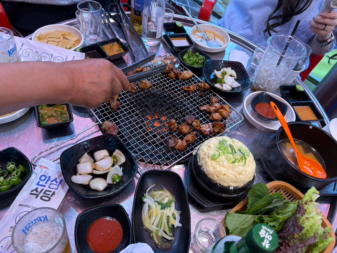 오늘 벙애 참여해주신분들 정말 감사합니다
숙취해소 참조해준 우리 귀염댕이 미소~^^
넘 고마웡 🤗