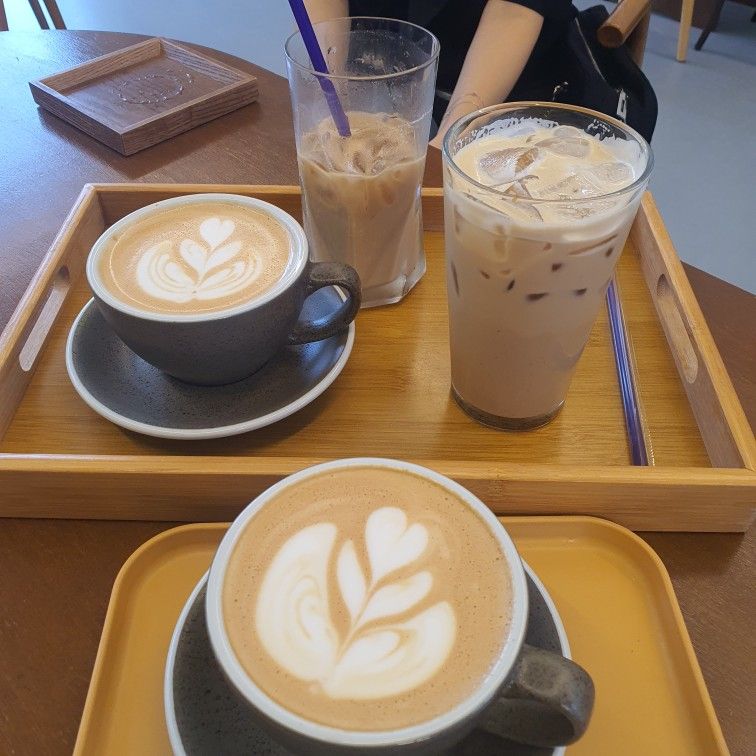슬기로운 점심시간 앨범 사진