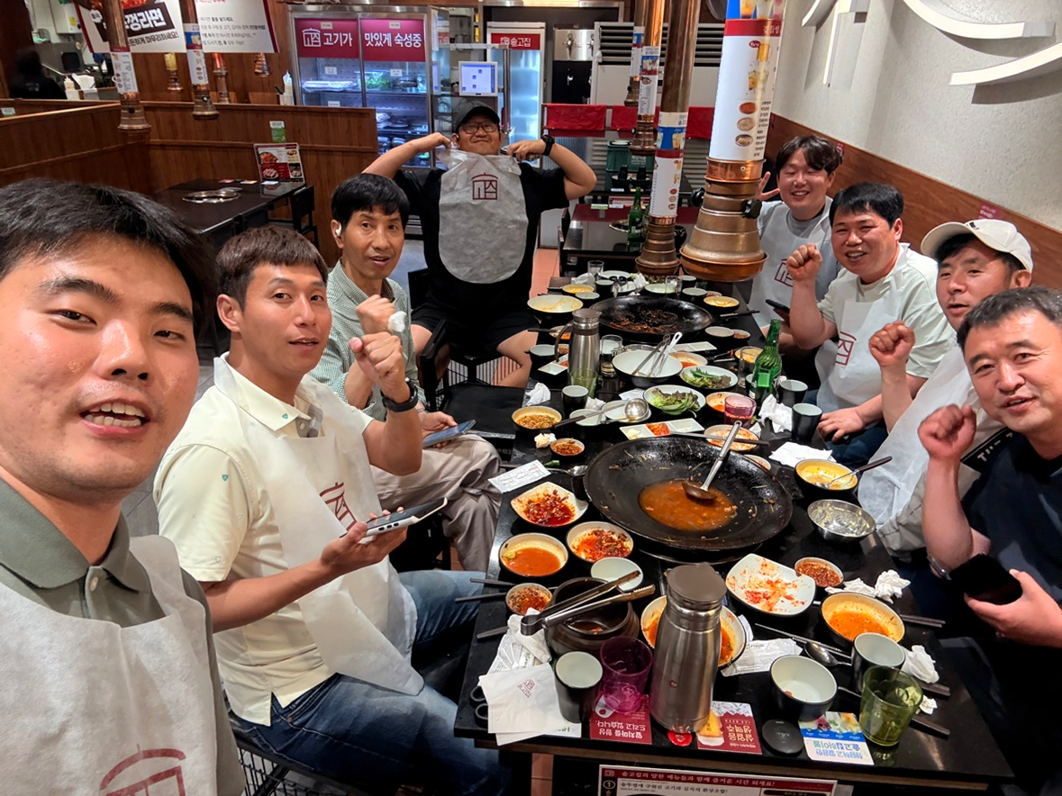 📢 뻥차FC 5기 시작 안내 & 회원 연락망 정리

안녕하세요, 뻥차FC입니다!
여러분의 열정적인 참여와 땀방울 덕분에 뻥차FC 5기가 새롭게 시작됩니다! 👏👏

✅ 4기 종료: 6월 27일(금)
✅ 5기 시작: 7월 4일(금)

이번 5기에도 이전 기수에서 함께하셨던 회원분들과 꾸준히 소통하며 운동을 이어갈 예정입니다.
잠시 쉬셨던 분들도 다시 오셔서 함께 뛸 수 있어요! 🏃‍♂️💨

이에 따라 회원 비상연락망을 다시 정비하고자 합니다.
아래 연락처로 간단한 정보를 문자로 보내주세요.

📱 보낼 곳: 뻥차FC 회장 (***-***-******)
📨 보낼 내용: 성함 / 나이 / 거주지
예) 홍길동 / 51세 / 금촌2동

⏰ 마감: 6월 27일(목)