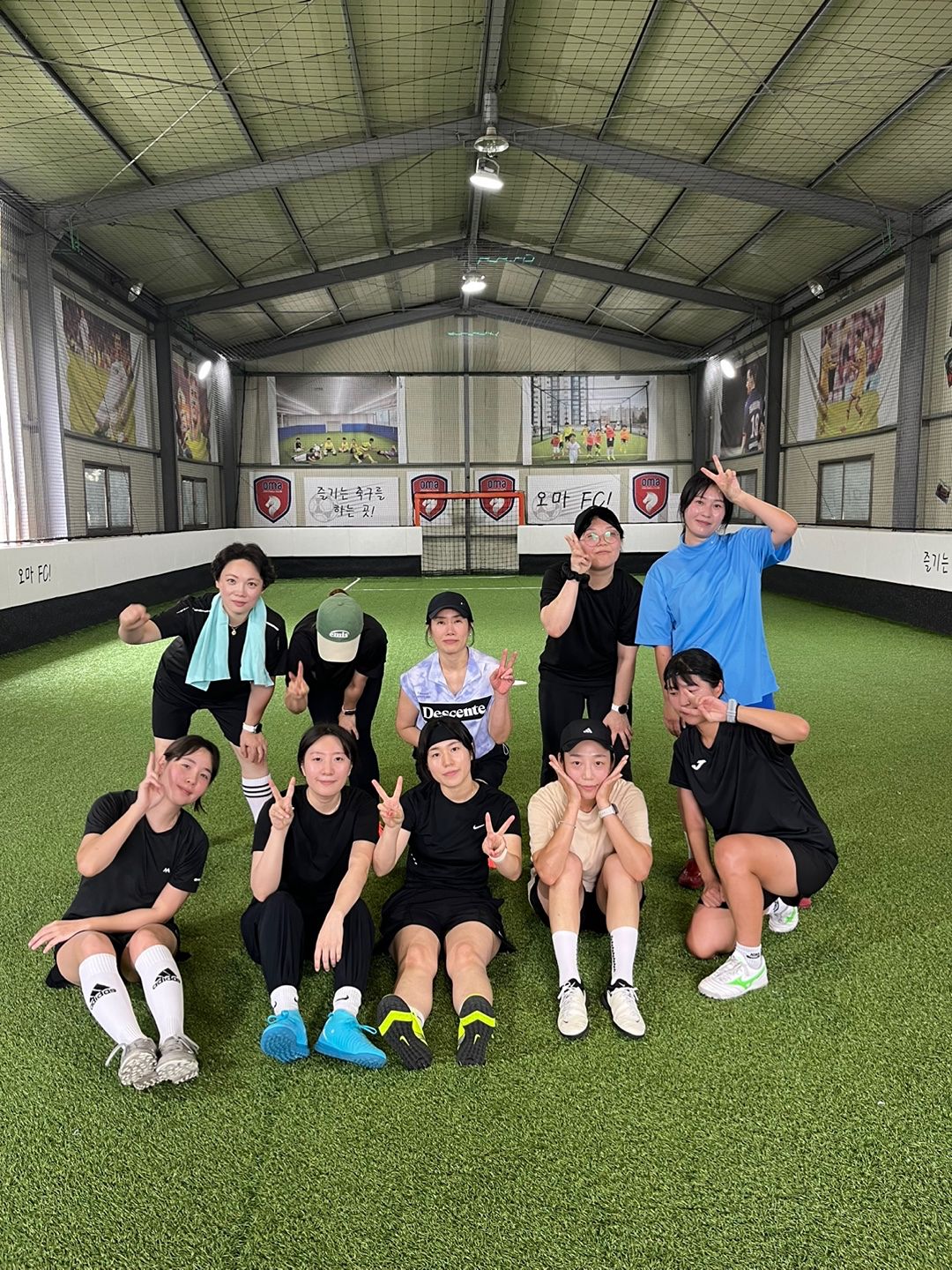 목요일 오전마다 축구배우실 여성분🩵 앨범 사진