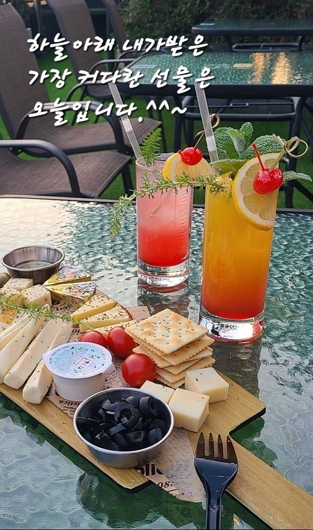 가입기념으로 음악1곡 올려봅니다. 즐청하세요.^^~