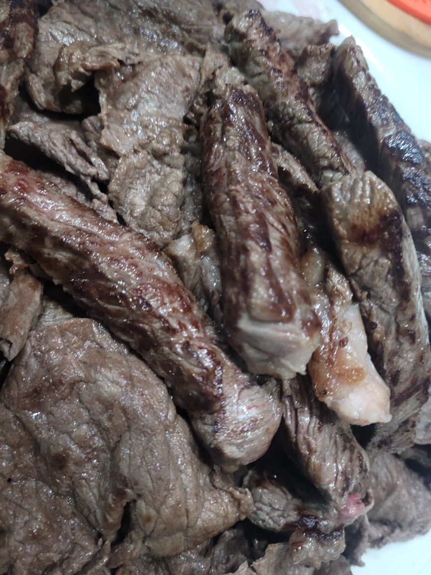 아침에 일어나서 미지근한 물한컵 사과반쪽 혹은 당근반쪽 삶은 계란 두개 하루 세끼 소식하는